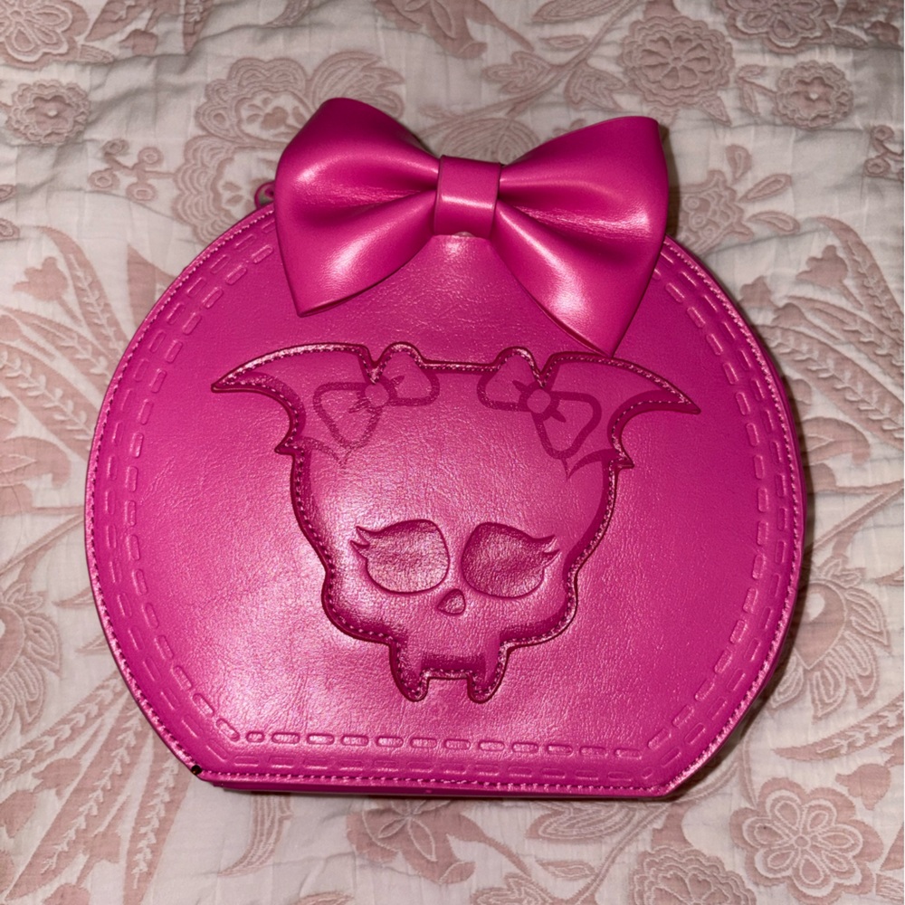 Monster High Draculaura Pink Skull Bow Clutch Crossbody